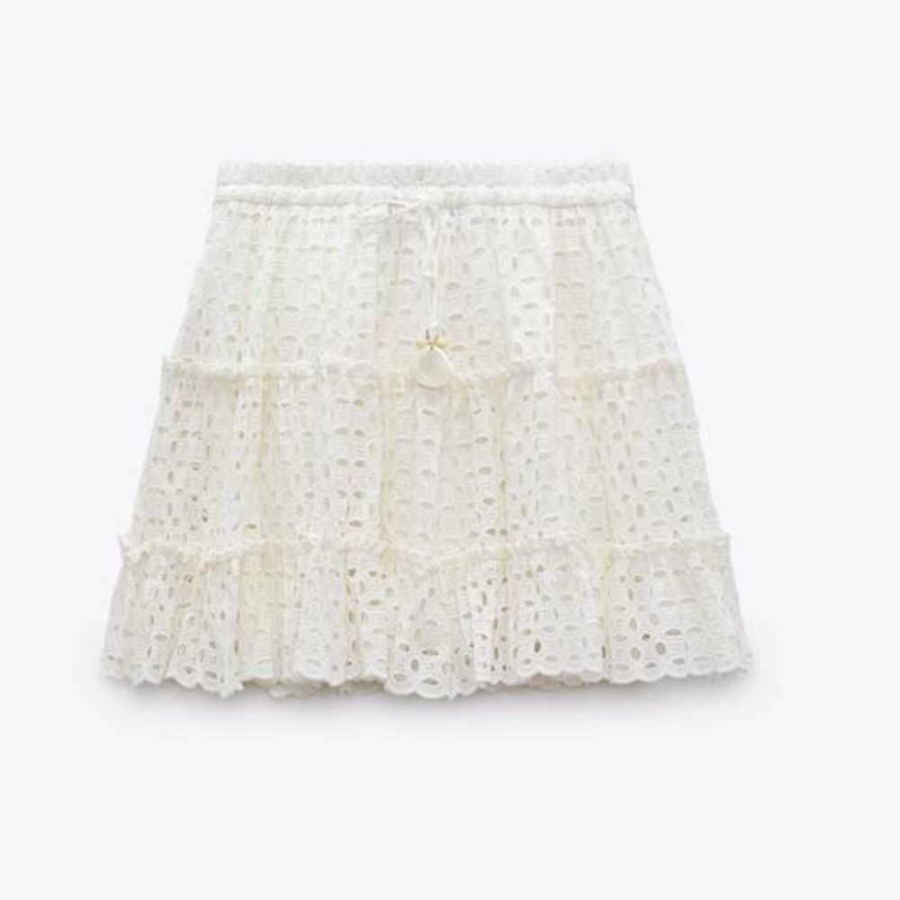 Zara white openwork embroidered ruffle mini skirt - Picture 4 of 9